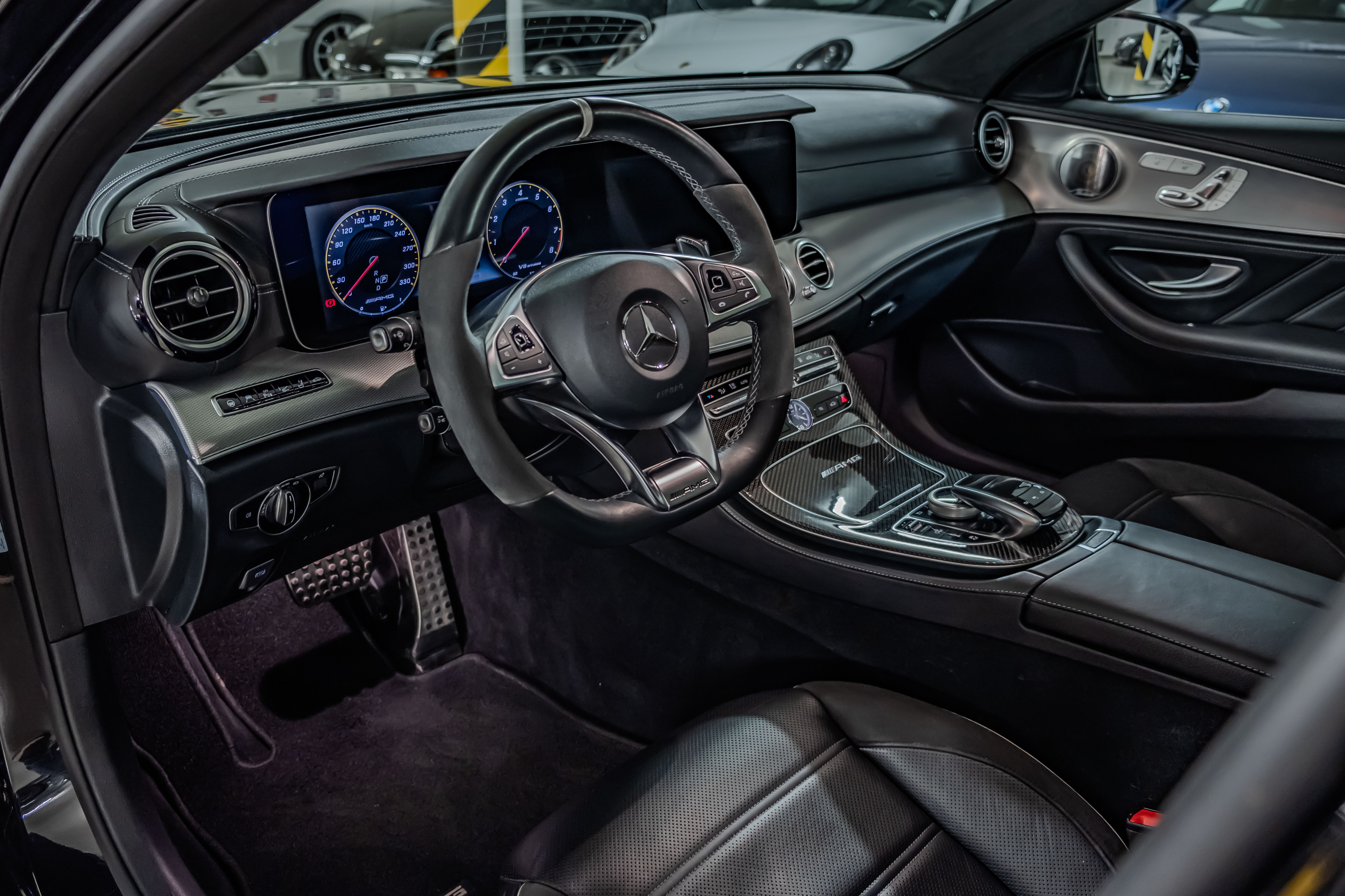 Mercedes-Benz E63s AMG BRABUS 700