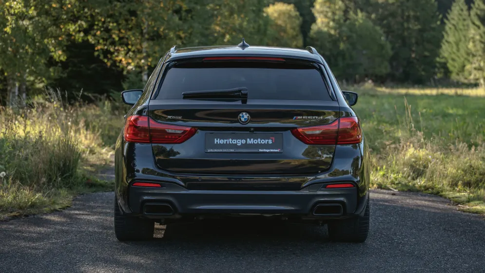 BMW M550d xDrive Touring, M-TECH-7