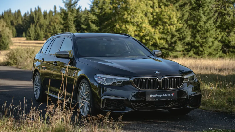 BMW M550d xDrive Touring, M-TECH-4