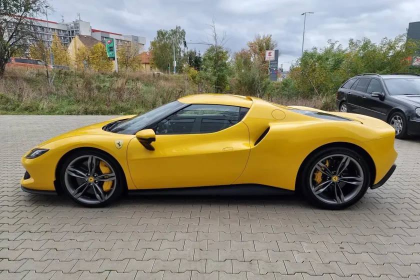 Ferrari 296 GTB LIFT JBL Carbon ADAS-7