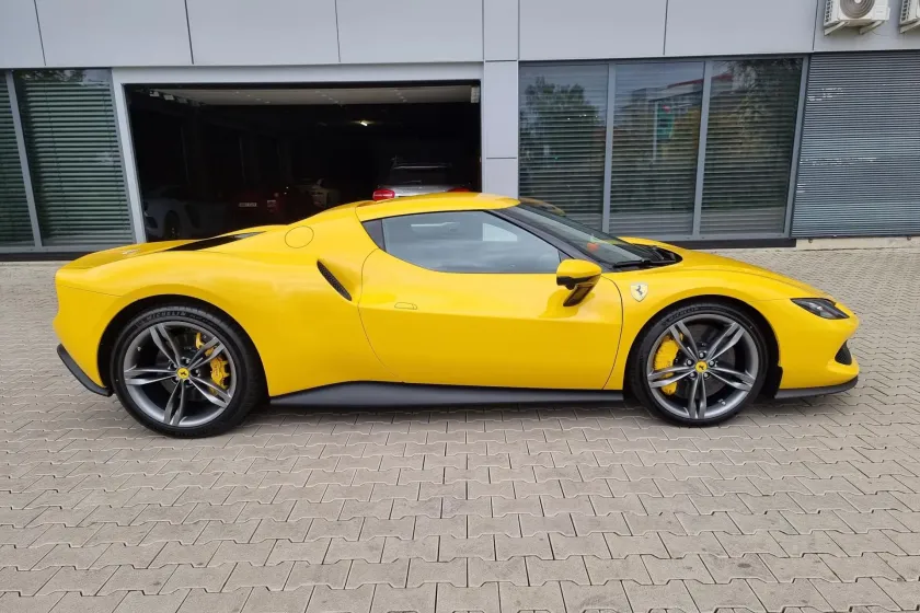 Ferrari 296 GTB LIFT JBL Carbon ADAS-6