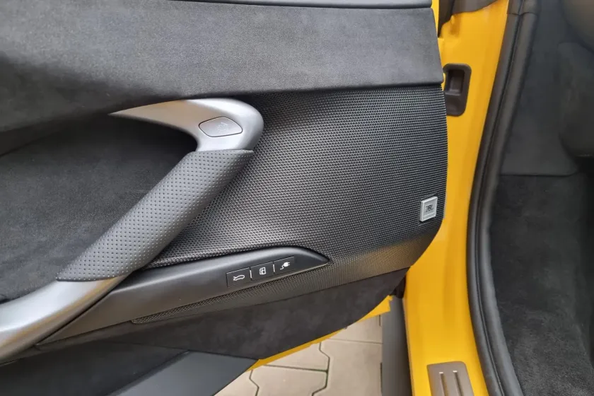 Ferrari 296 GTB LIFT JBL Carbon ADAS-16