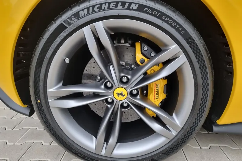 Ferrari 296 GTB LIFT JBL Carbon ADAS-8