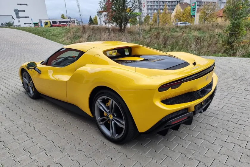 Ferrari 296 GTB LIFT JBL Carbon ADAS-3