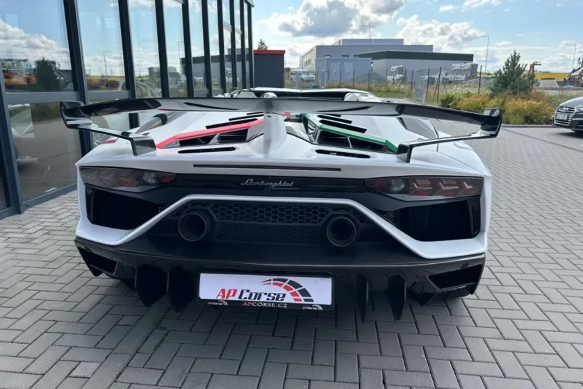 Lamborghini Aventador SVJ Roadster FullCarbon Tricolore Lift-7