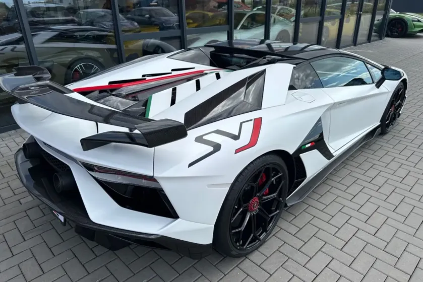 Lamborghini Aventador SVJ Roadster FullCarbon Tricolore Lift-9