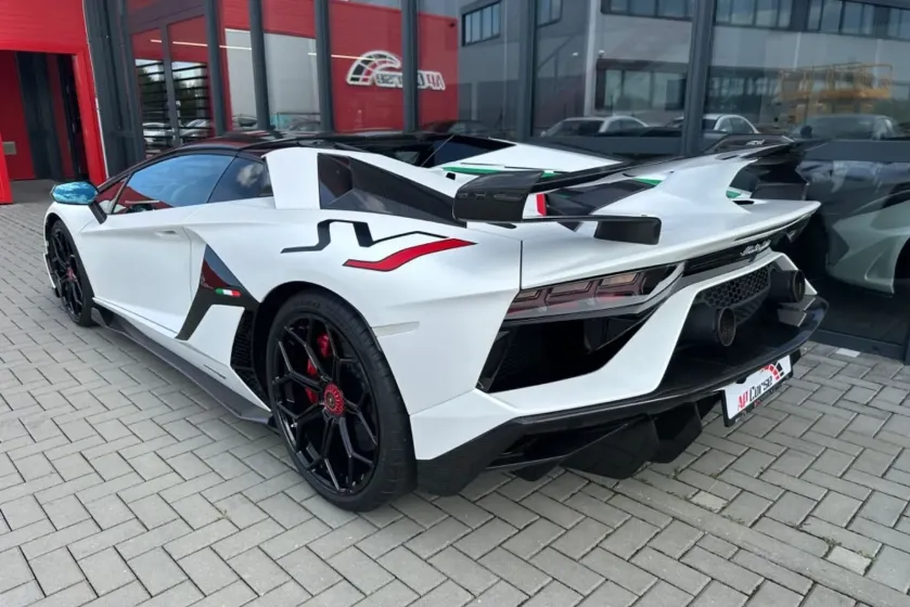 Lamborghini Aventador SVJ Roadster FullCarbon Tricolore Lift-5