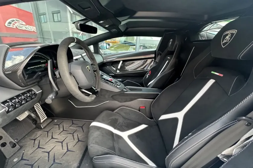 Lamborghini Aventador SVJ Roadster FullCarbon Tricolore Lift-16