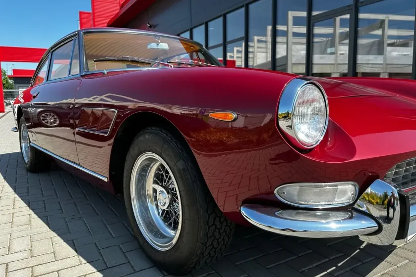 Ferrari 330 GT 2+2 series 2-1