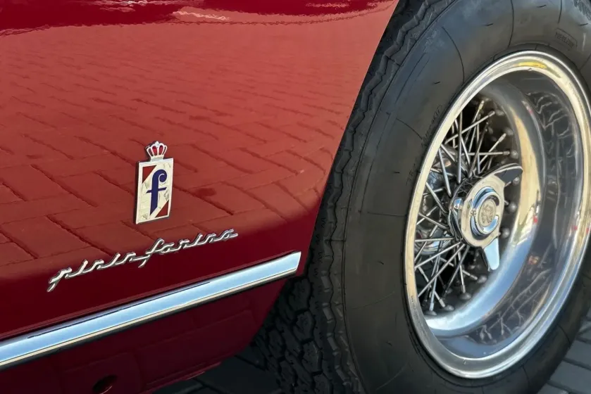 Ferrari 330 GT 2+2 series 2-15