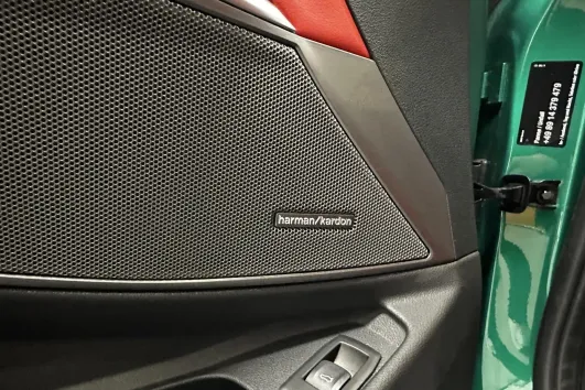 Harman & Kardon Sound System