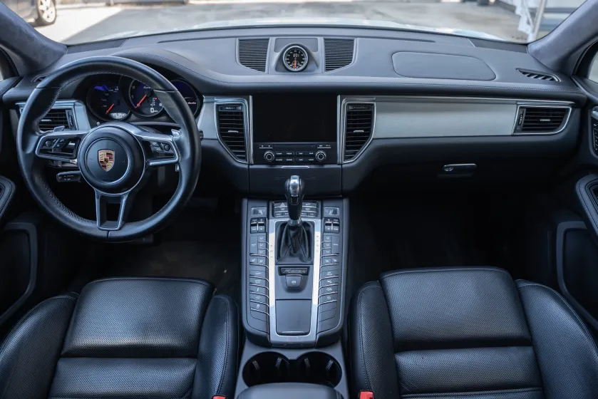 Porsche Macan 3.6 V6 Turbo Performance Package-10