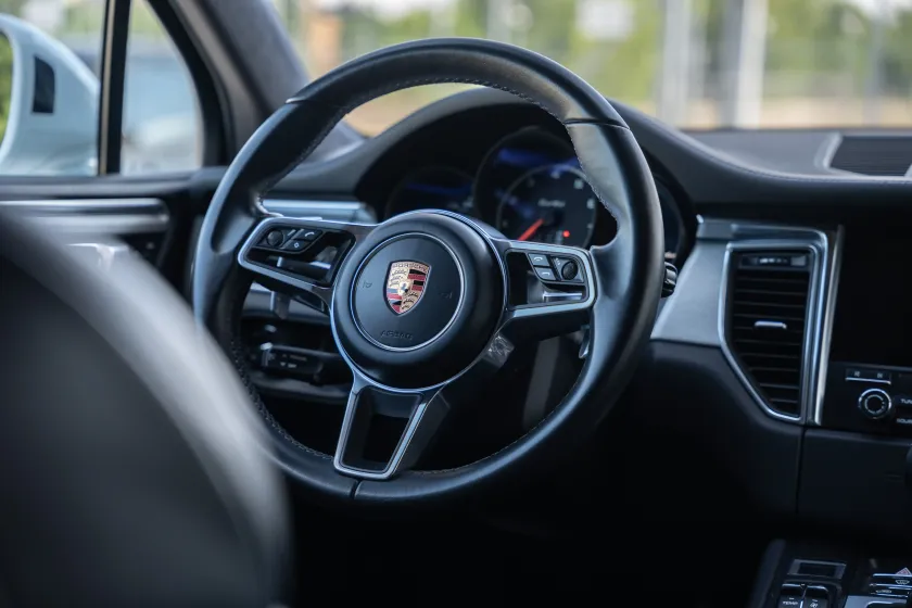 Porsche Macan 3.6 V6 Turbo Performance Package-11