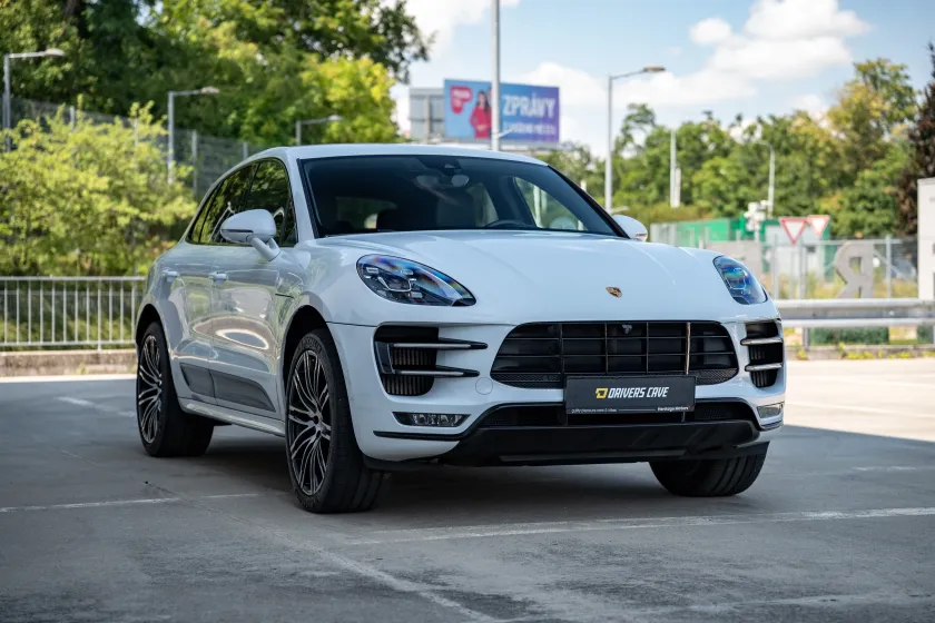 Porsche Macan 3.6 V6 Turbo Performance Package-4