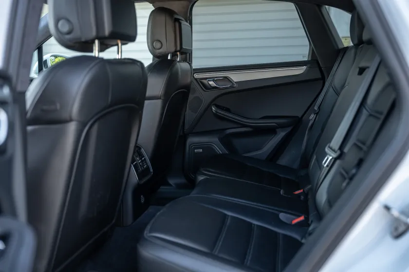Porsche Macan 3.6 V6 Turbo Performance Package-16