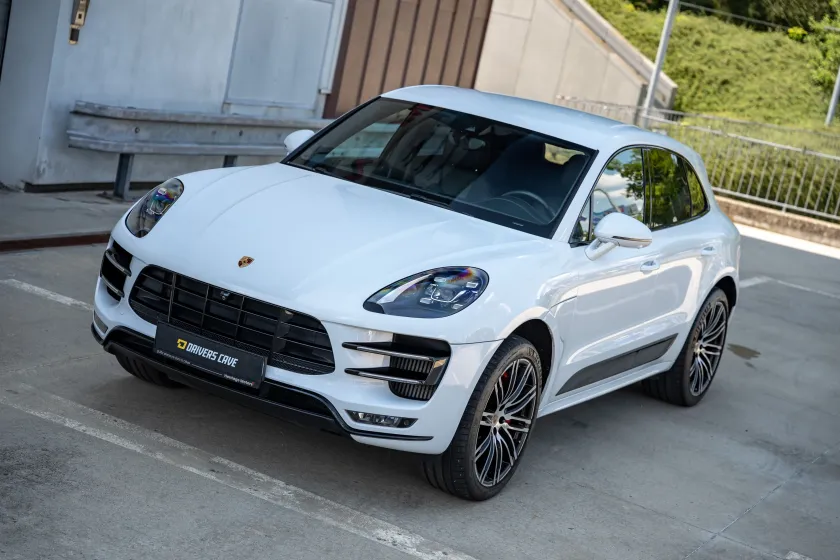 Porsche Macan 3.6 V6 Turbo Performance Package-0