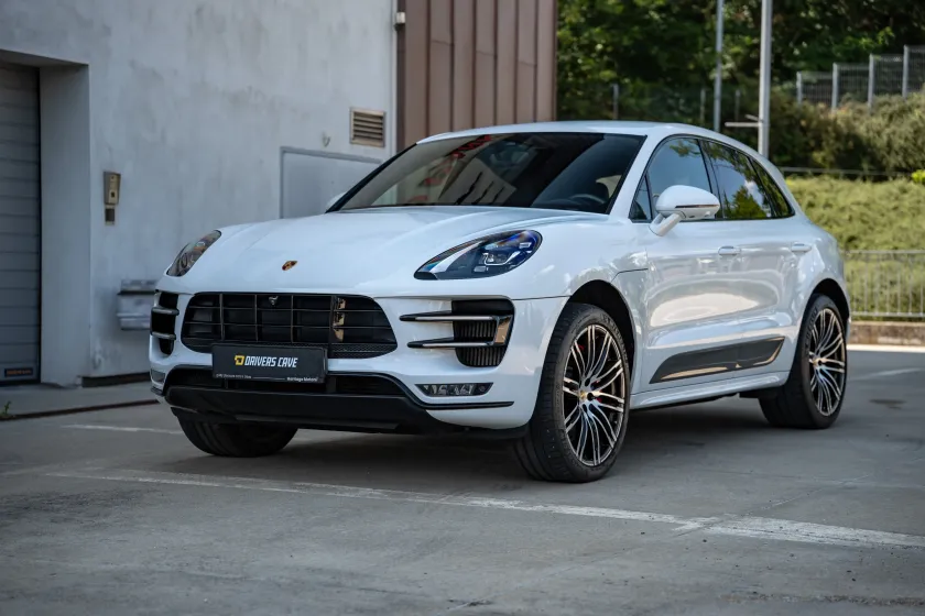 Porsche Macan 3.6 V6 Turbo Performance Package-2